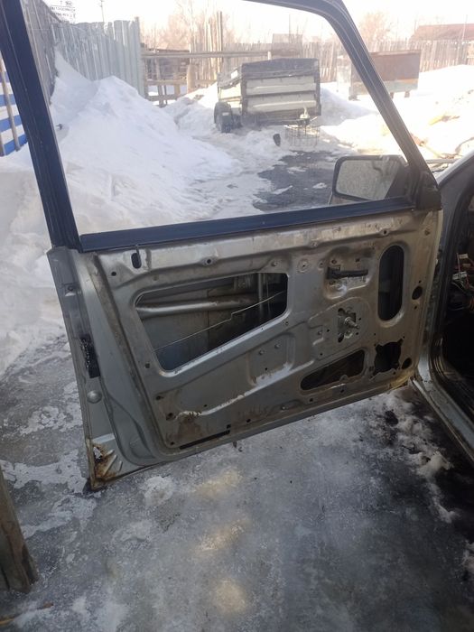 Продам двери и дверные карты на ваз