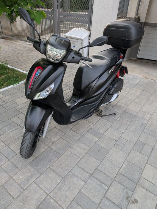 Scuter Piaggio Medley 125S + topcase, husa, incuietoare