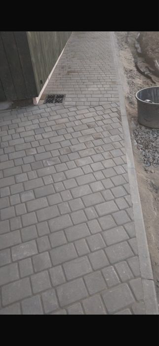 Общи работници , Редене на павета , тротоарни плочки и бордюри