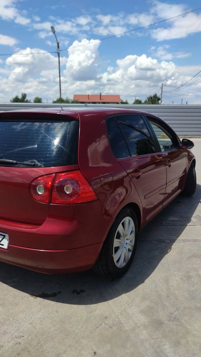 Vând golf 5 2.0 diesel