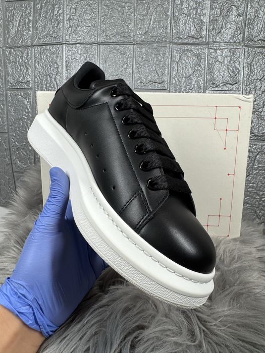 Alexander McQueen Black White alb Negru Cutie