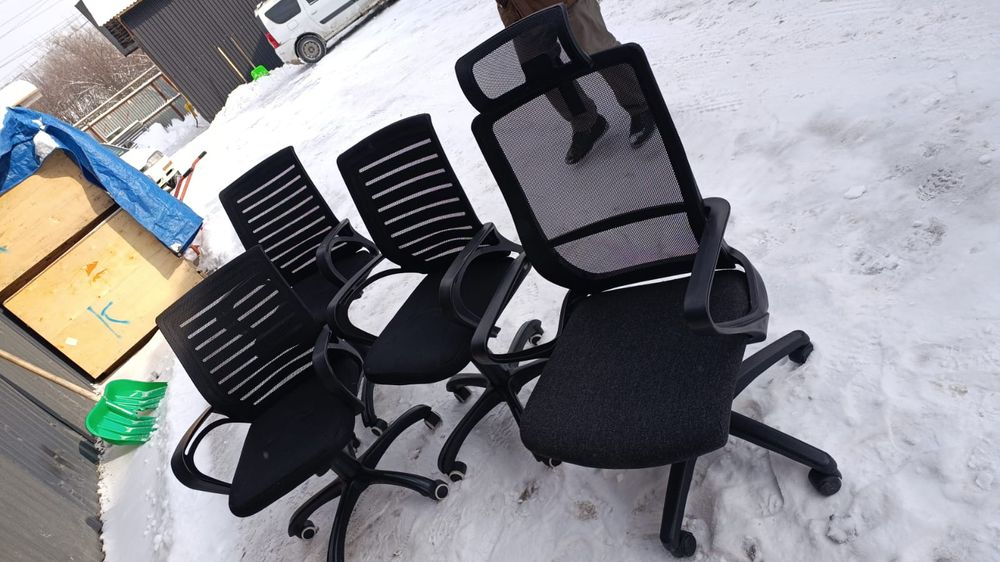 Офисные кресло разные