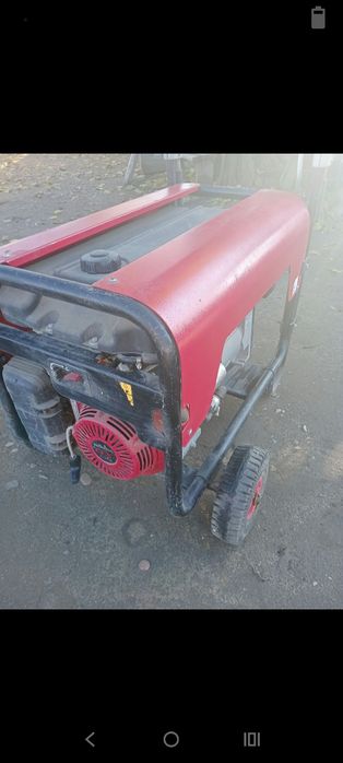 Vând generator electric pe benzina de 6kw.