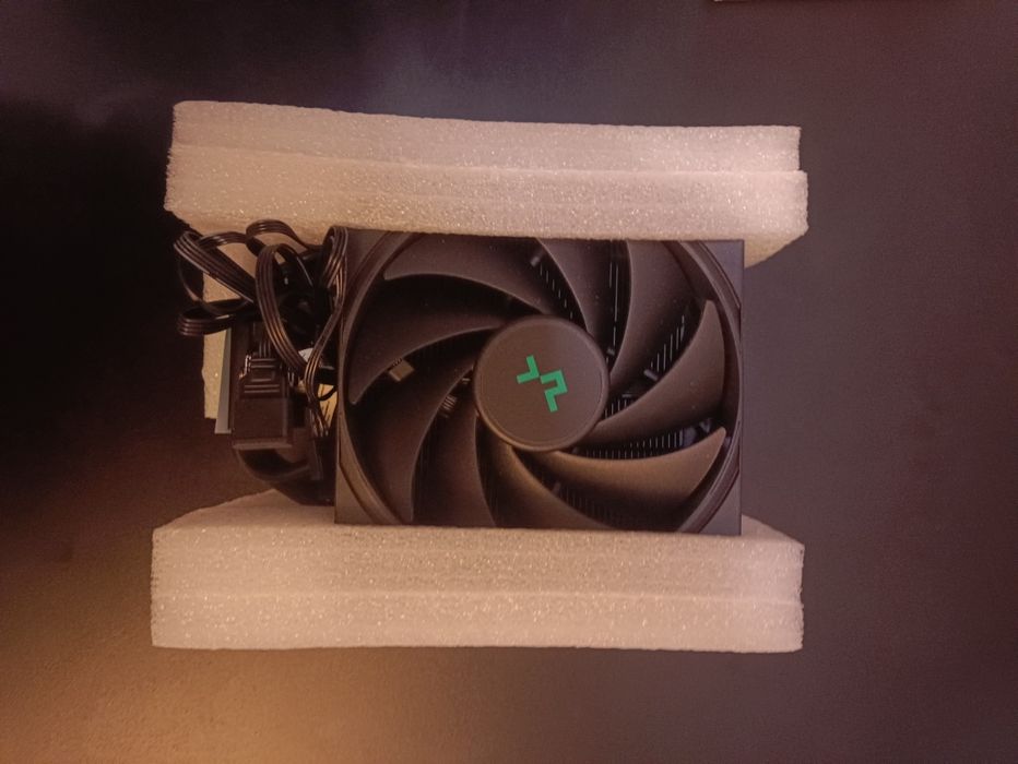 Кулер Deepcool AK500S Digital черный