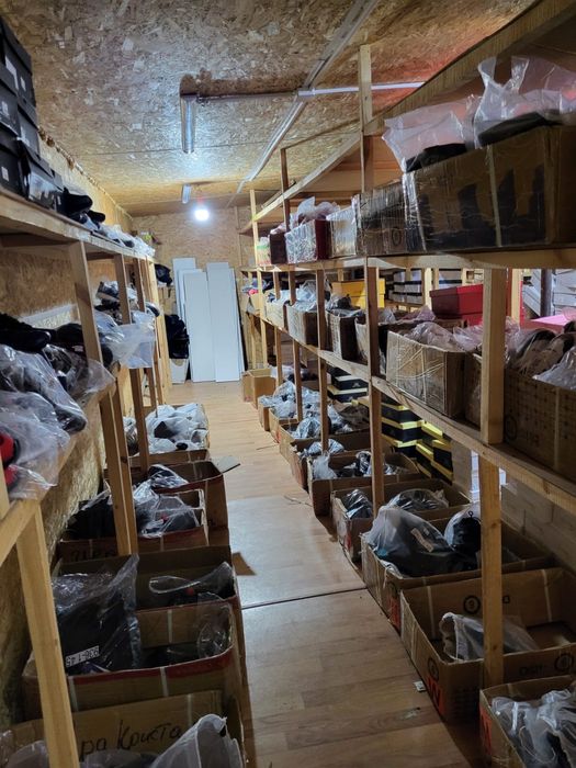 Продам тд кристал  1200 м кв в самом центре