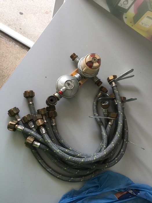 Kit complet pentru  4 butelii  centrala  cu inversor automat