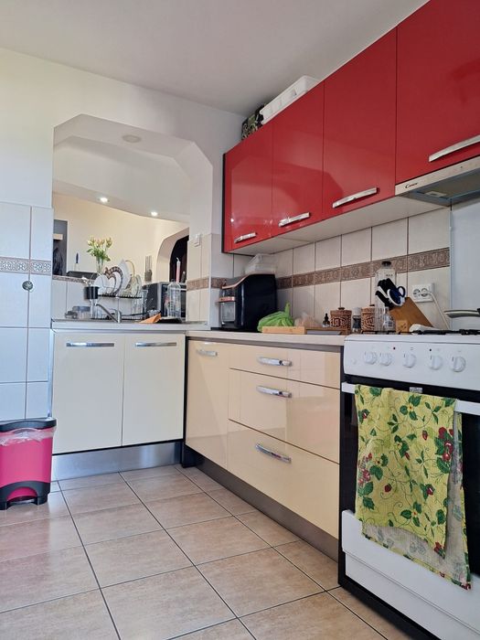 Vând apartament 3 camere