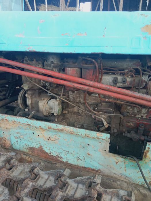 Buldozer va zapchaslari sotiladi yaxshi xolatda