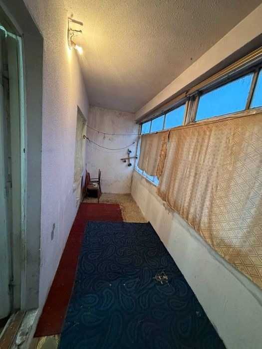 Продаётся 2х комн квартира на 4 этаже 6 микрорайон Мадина