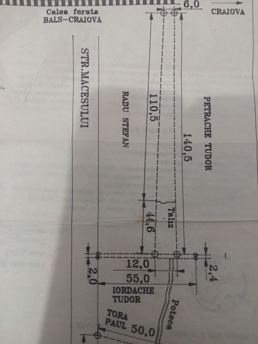 Vând teren intravilan.