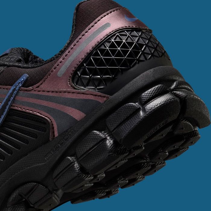 Nike vomero 5 metallic burgundy 42 si 42.5 originali