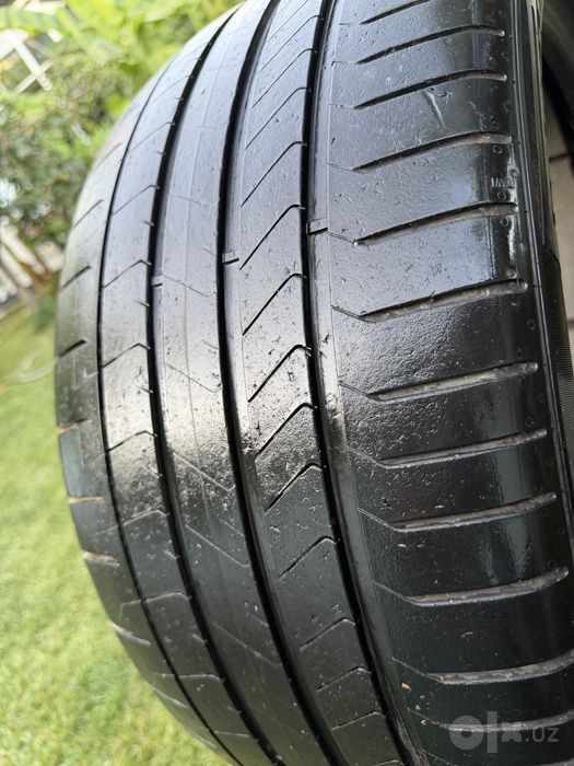 Pirelli P Zero 315/35/21. P Zero 275/40/21.