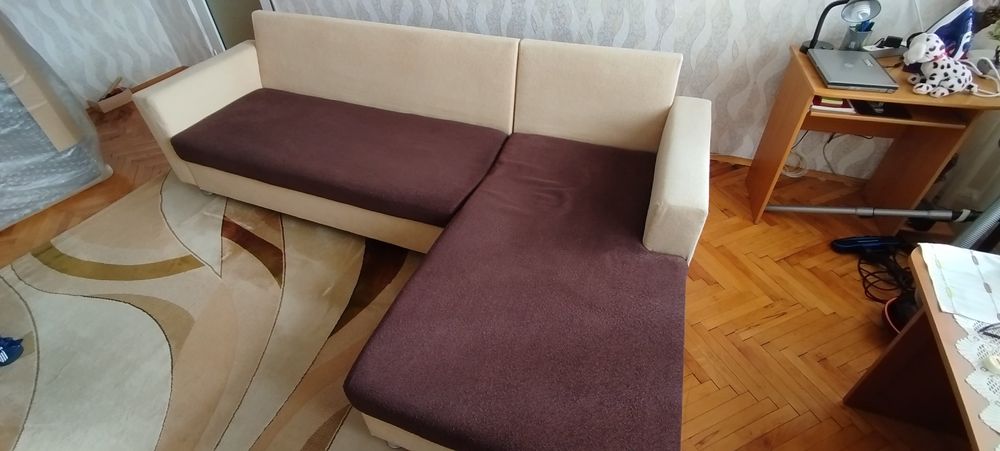 Разтегателен ъглов диван