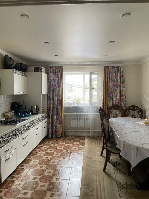 Дом частный во дворе 2 дома