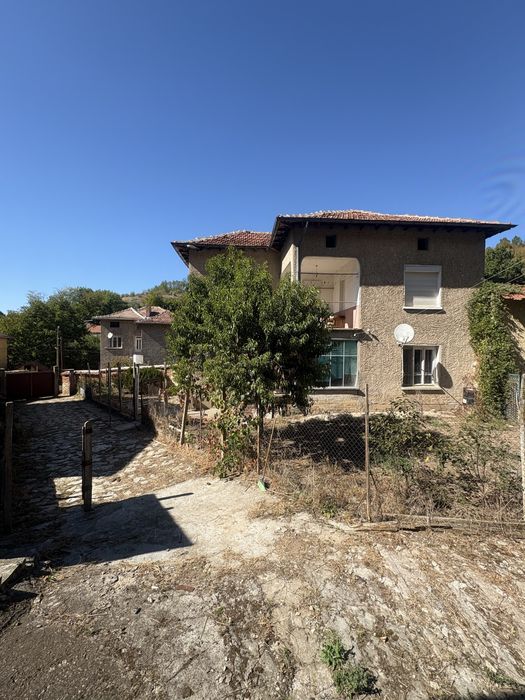 Продава се Къща в Плевен, 9-ти квартал - 148 кв.м за 111 €/кв.м - Снимка #1