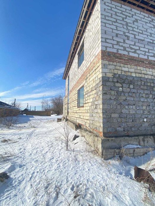 Срочно!!! Продам дом в три уровня.