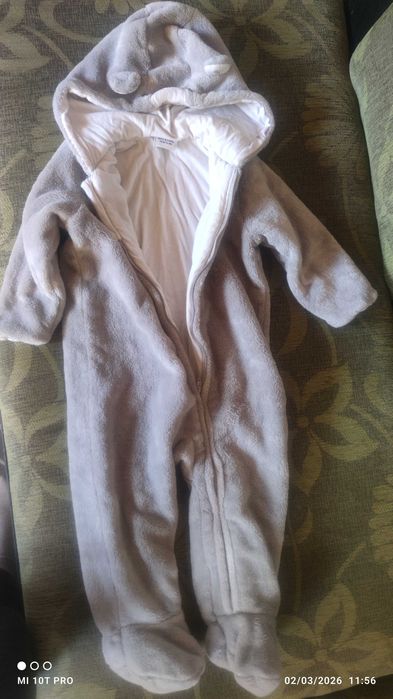 Детски пролетен космонавт