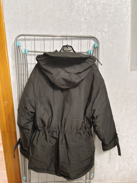 Продам куртку женскую