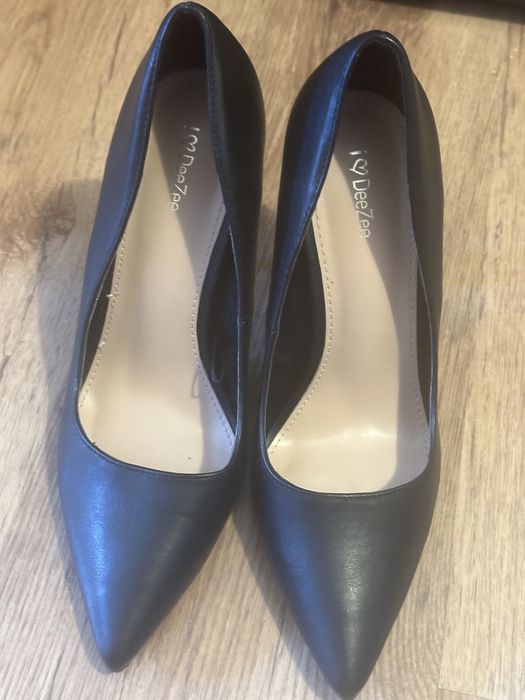 Pantofii cu toc  nr 39