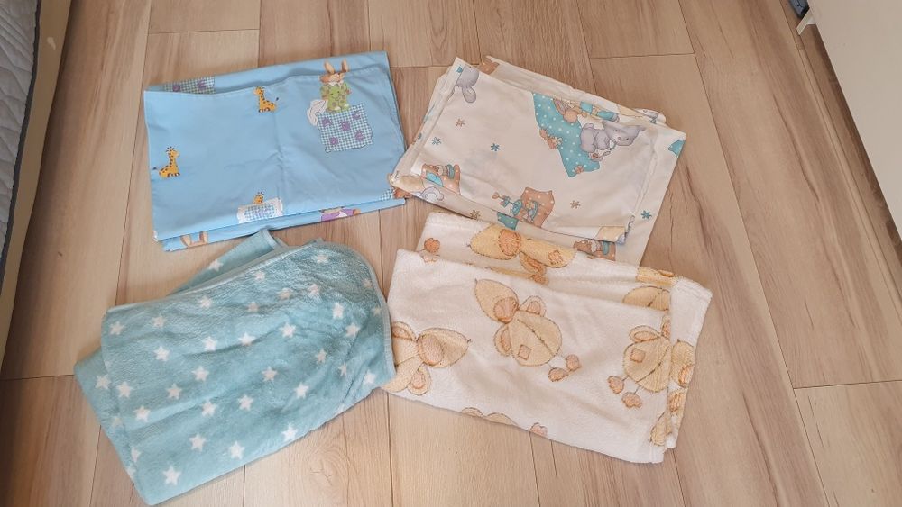 2 buc Lenjerie, Pilota și 2 paturici fleece pătuț bebeluși