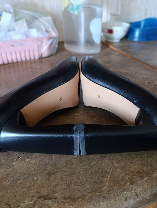 Продам туфли черные на каблуке