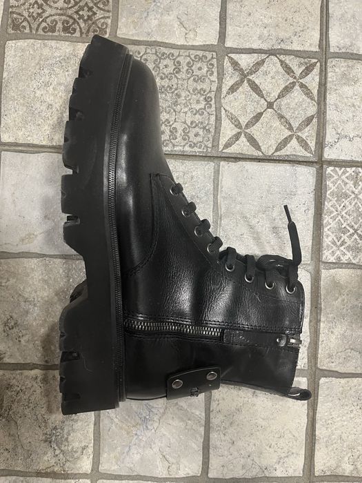 Продам полусапожки женские