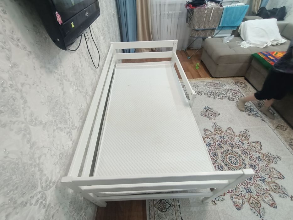 Продам кровать IKEA