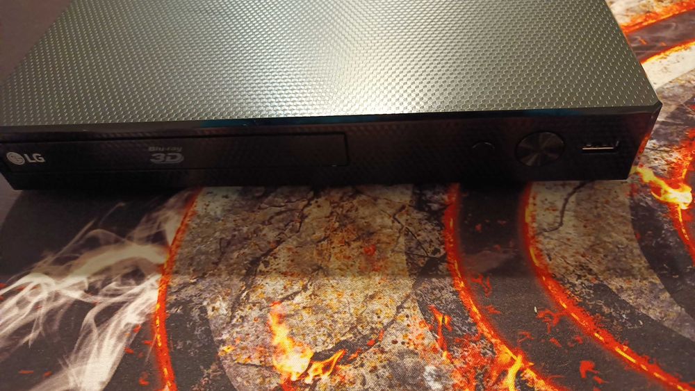 Bluray Player LG BP450 Full HD 3D Smart Netflix Youtube USB ca nou