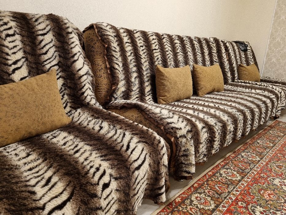 Диван и 2 кресла (3+1+1)