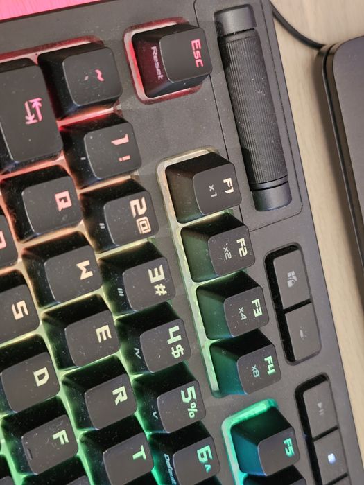 Tastatura gaming mecanica Asus Rog strix flare