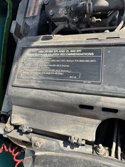 Vand/schimb Snowmobil ARCTIC CAT ZR 600