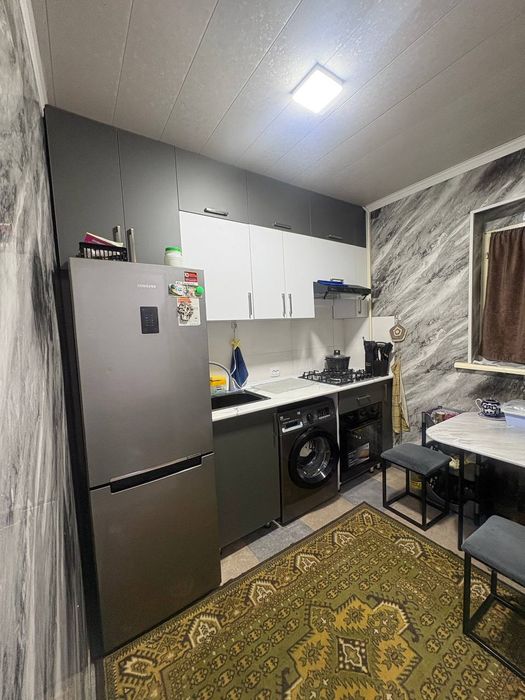 продается 1 комнатная квартира галерейка