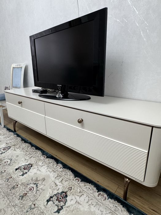 Продаю комод под телевизор, Турция, абсолютно новый,