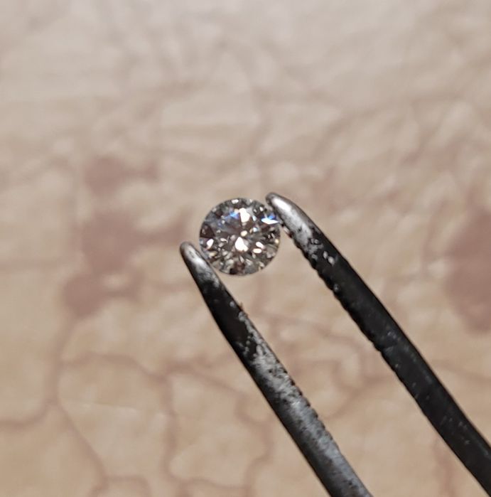 Муассанит и другие камни с сертефикатом