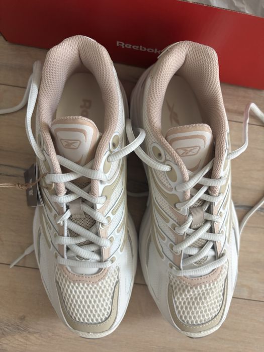 Сникърси Reebok EOSS Premier