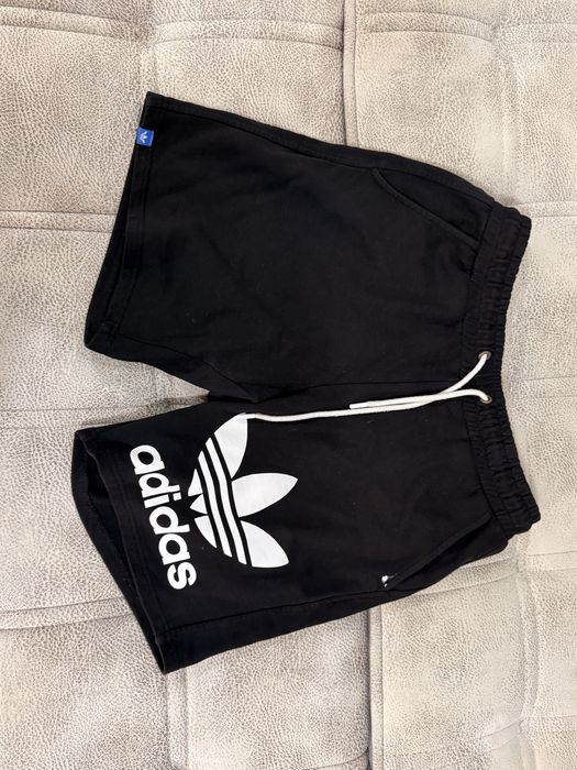 Спортивные шорты