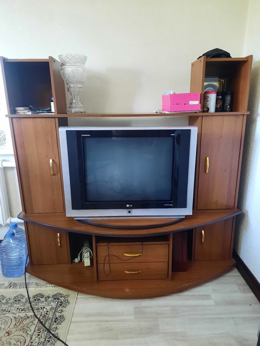 Продаю подставку с телевизором