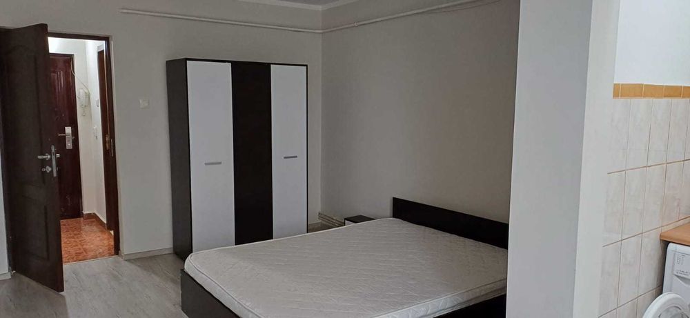 Garsoniera de inchiriat in zona Capatul lui 2 utilata si mobilata