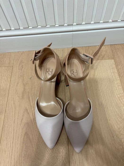 Продам босоножки