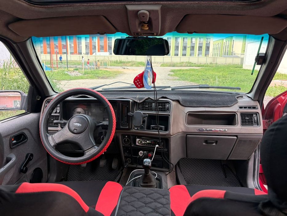 Продам Ford Suerra