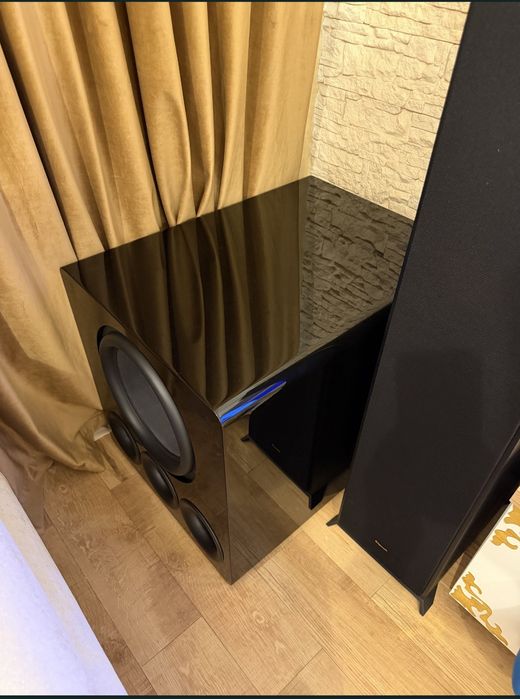 Vând Schimb SVS PB17-Ultra Revolution – Piano Gloss Black | Referință în lumea subwooferelor