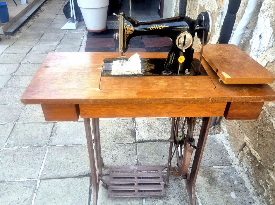 Стара шевна машина