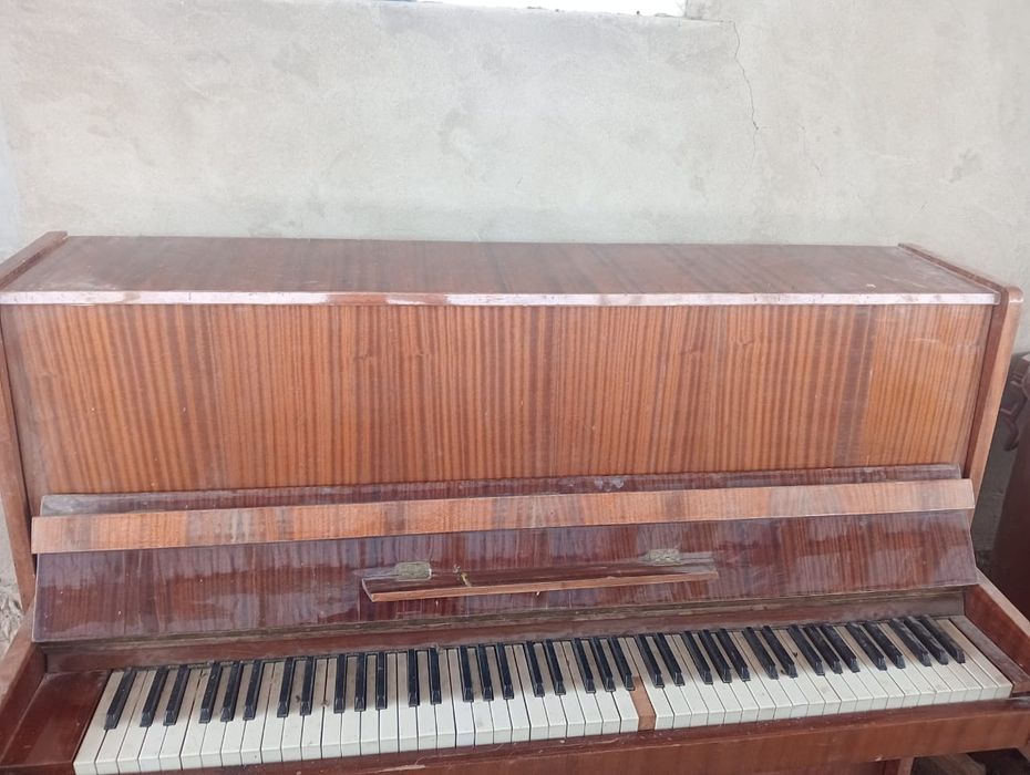 Пианино сатылады