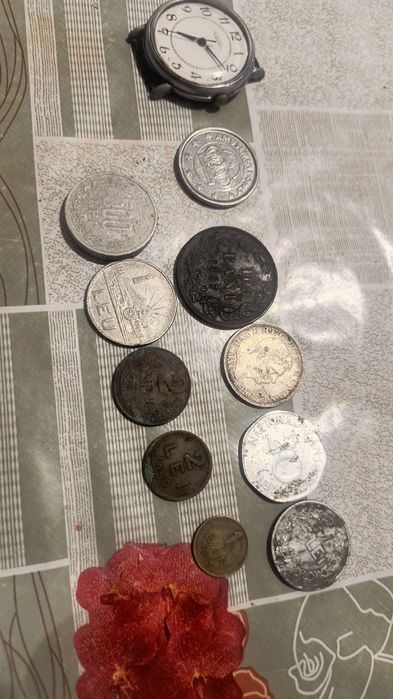 De vânzare,nu cunosc ce sunt cu ei,