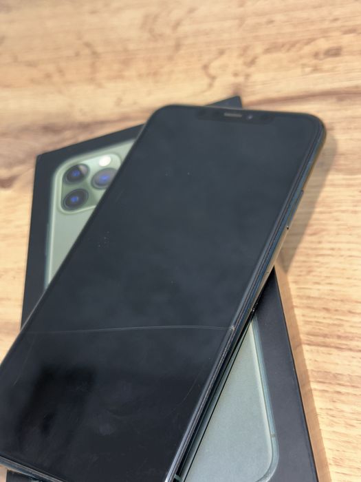 Продам iPhone 11 Pro Max в отличном состояни