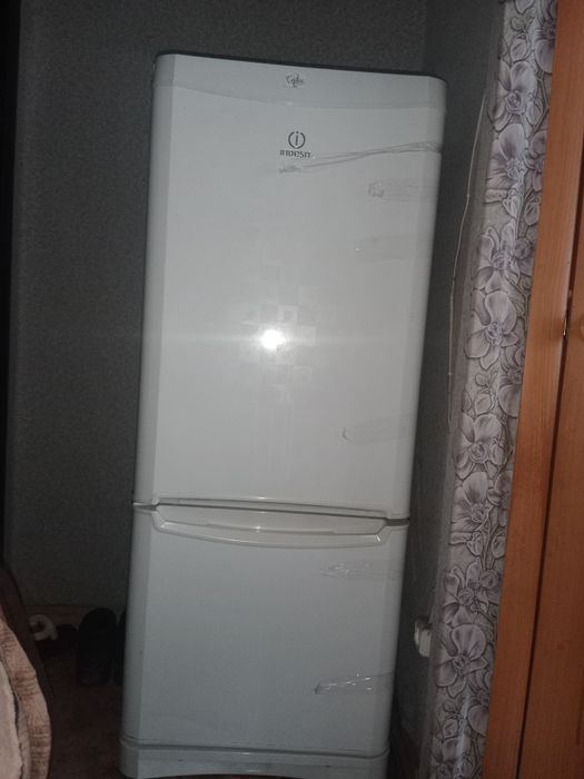 Продам холодильник