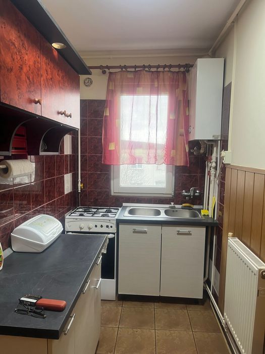 Se închiriază apartamentul 3 camere Dâmbu