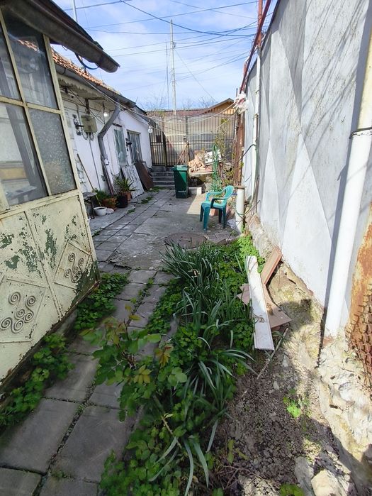 Casa Voluntari din cărămidă renovată.