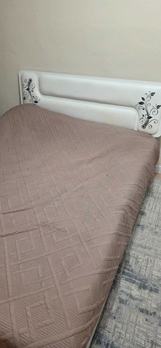 Продам двуспальную кровать