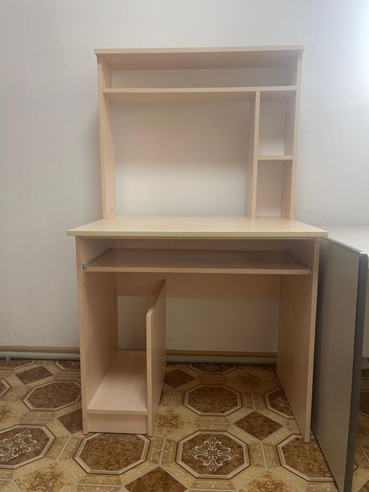 Школьный стол парта